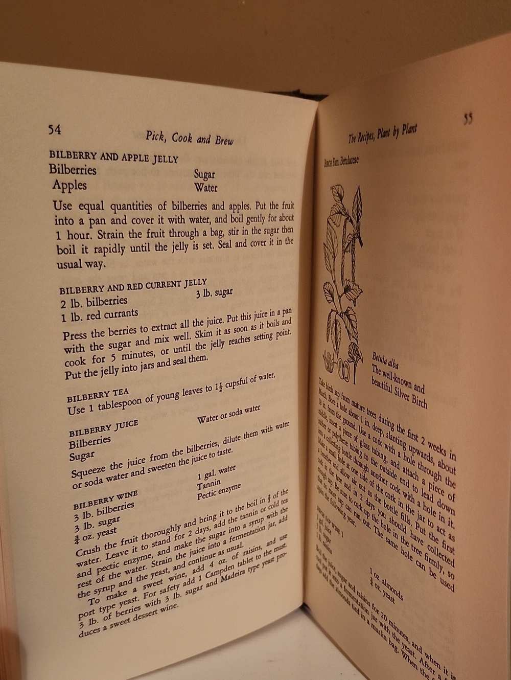 Vintage Pick, Cook and Brew Cookbook Reference Book By Suzanne Beedell - Picture 6 of 7
